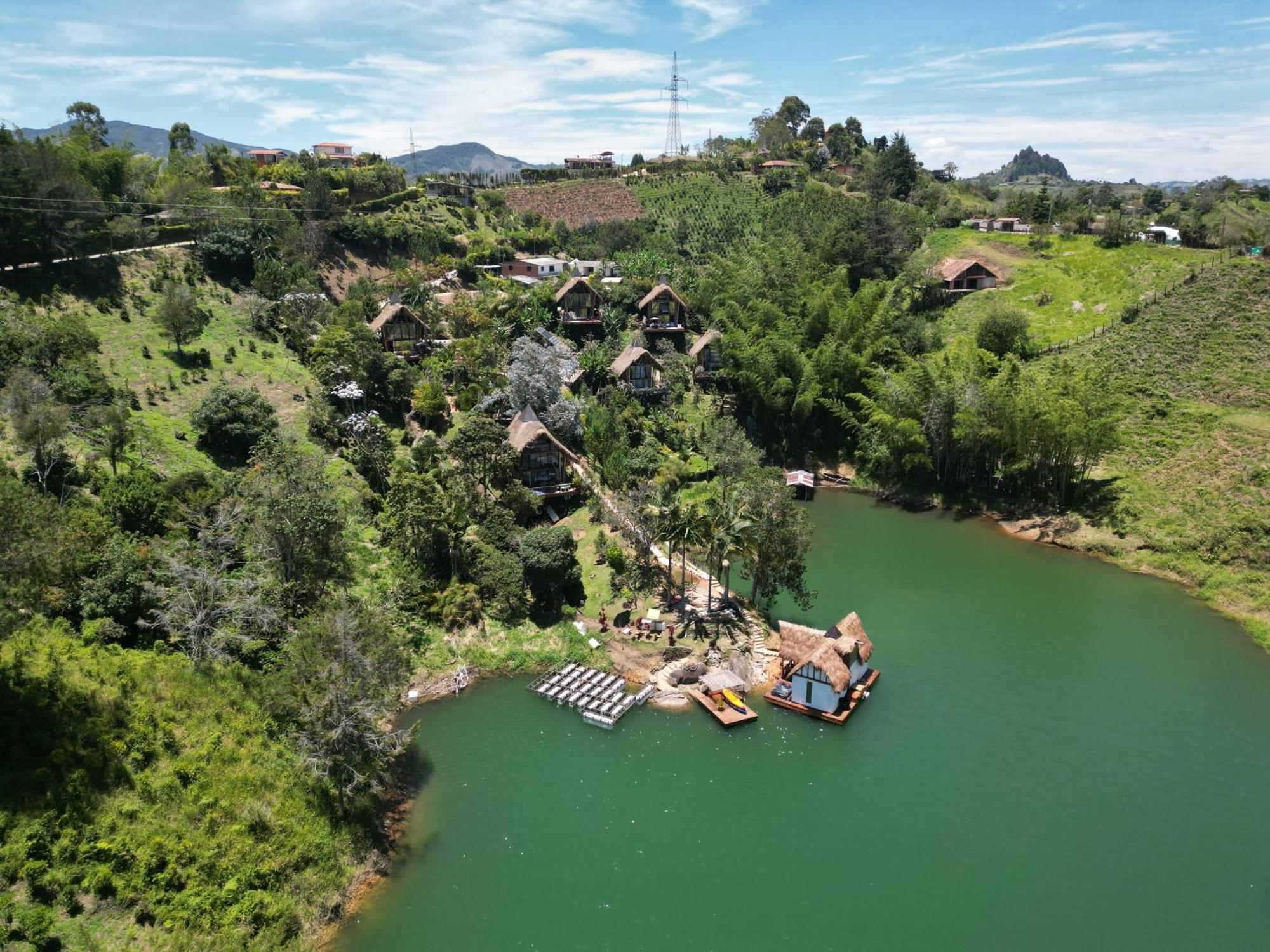 Ibuku Hotel Guatape - Chalets Экстерьер фото